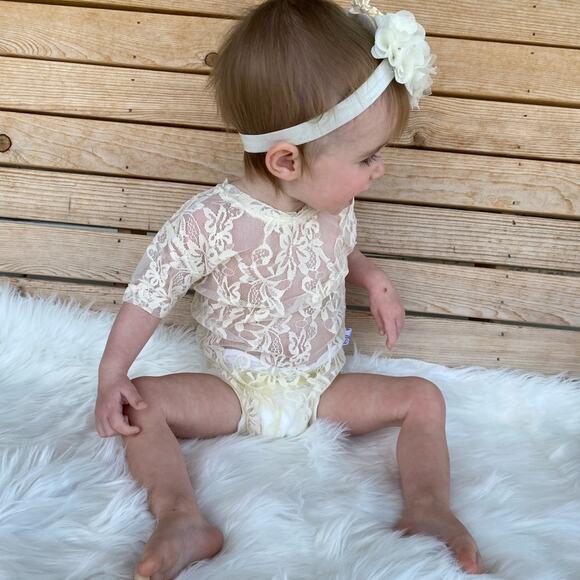 NWT Andee Lew 12-18m Short Sleeved Cream Lace Bodysuit - Picture 1 of 3